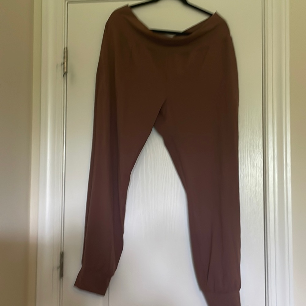 Plum ATHLETA joggers XLT